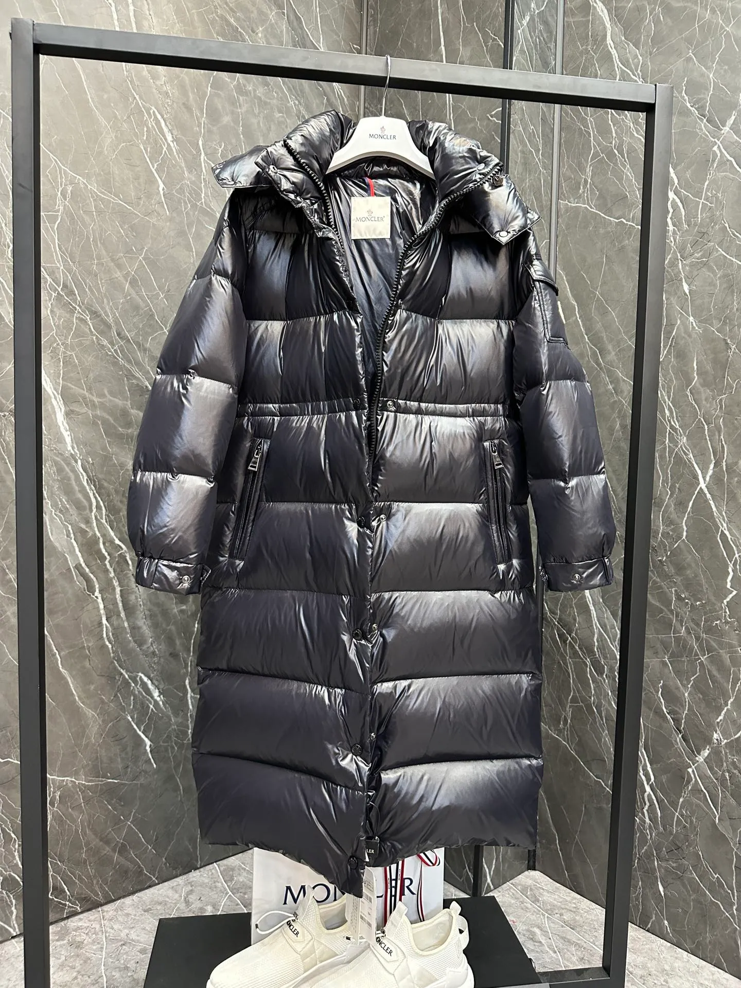 ⬆️Moncler Cavettaz .480 ❗️❗️❗️ . .Premium . . Cavettaz nylon laqué ， 。 Cavettaz Classic ， 。 nylon laqué ， 。 nylon laqué Nylon laqué Size : 0-2 Black Cream White